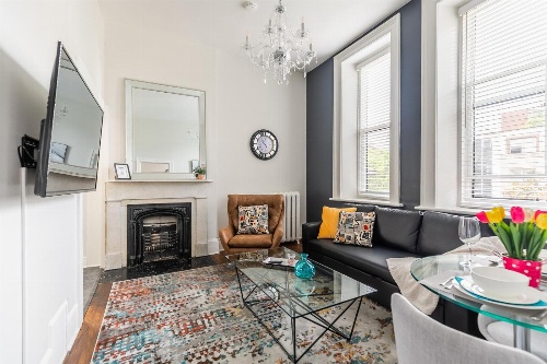 Upscale 1BR - Boutique Apartment - PRIME Location Downtown! image 1